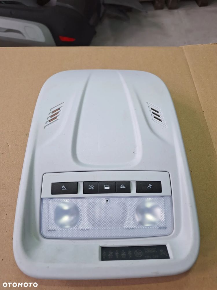 CROSSLAND  2021r lampka oświetlenie kabiny