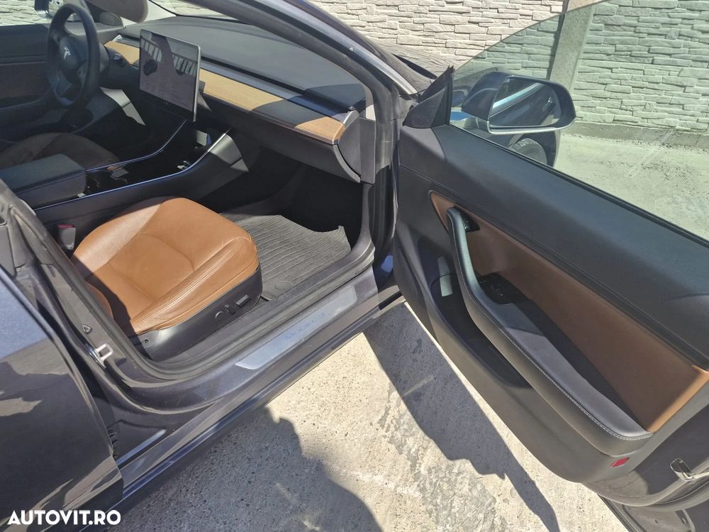 Tesla Model 3 Long Range - 10