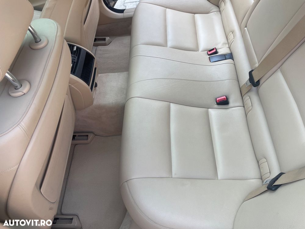 BMW Seria 5 520d Aut. Luxury Line - 13