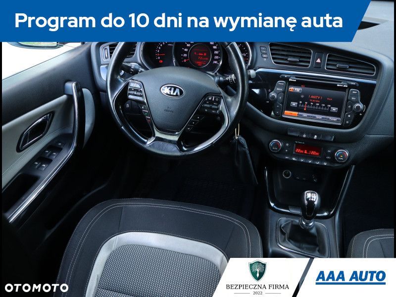 Kia Ceed - 8
