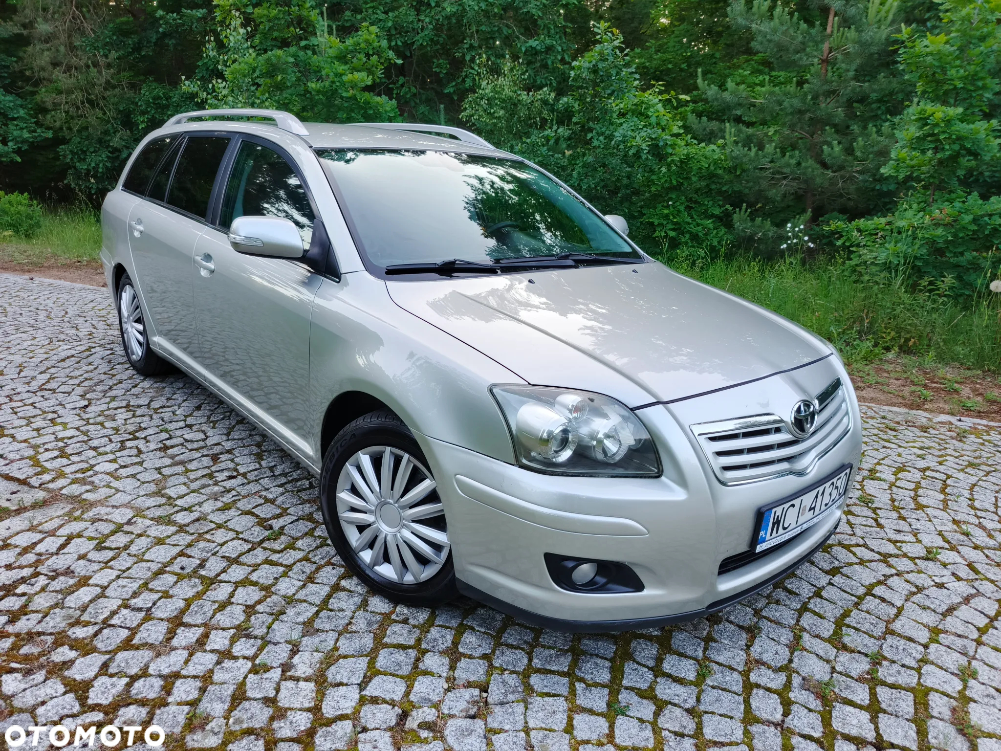 Toyota Avensis 2.0 D-4D Sol - 2