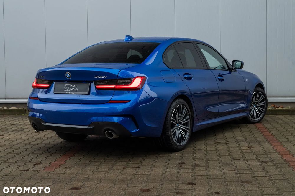 BMW Seria 3 330i xDrive M Sport - 2