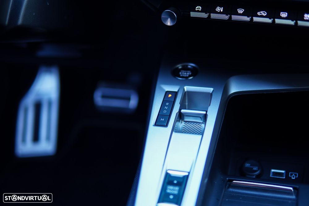 Peugeot 408 HYBRID 136 e-DSC6 GT - 38