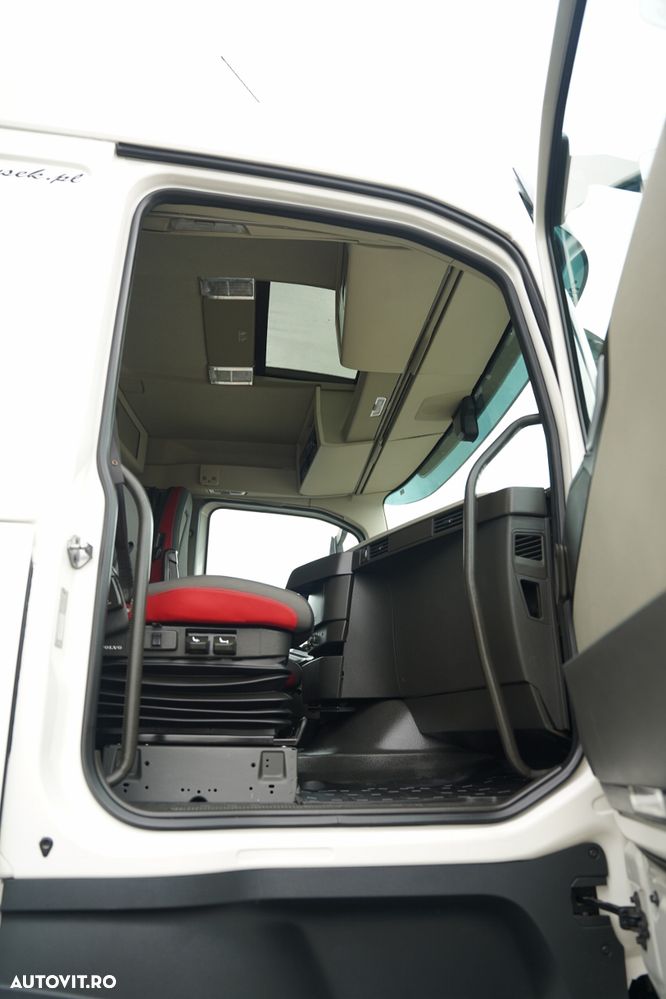Volvo FH 500 / SISTEM HIDRAULIC / I-SHIFT / CABINĂ JOASĂ / ANVELOPE CU PROFIL 100% / EURO 6 - 37