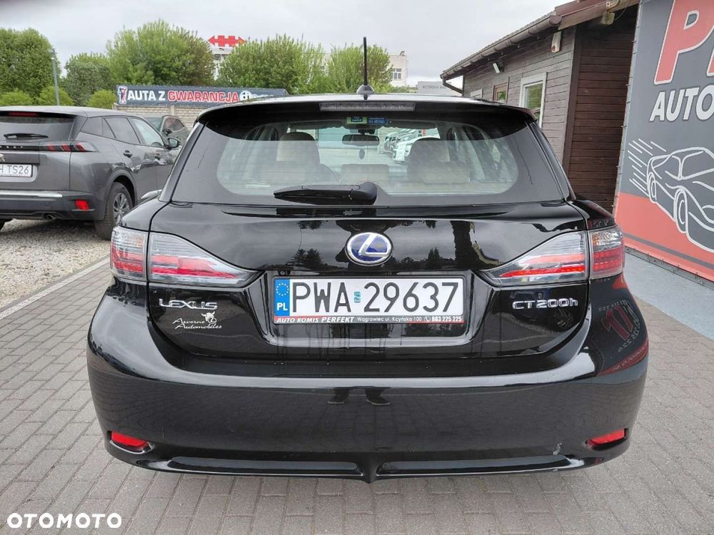 Lexus CT - 7