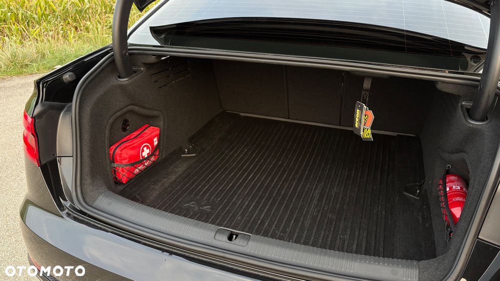 Audi A4 Limousine - 27