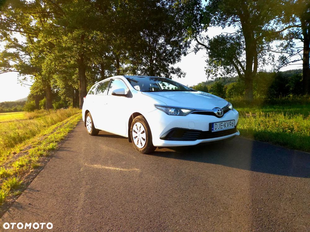 Toyota Auris 1.33 VVT-i Premium - 1