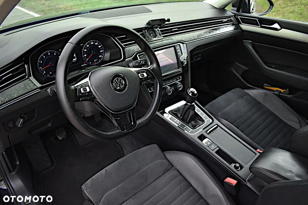 Volkswagen Passat - 34