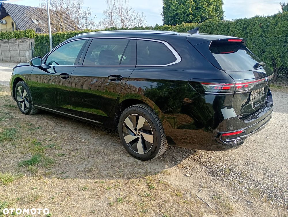 Volkswagen Passat 2.0 TDI SCR DSG 4Motion Elegance - 3