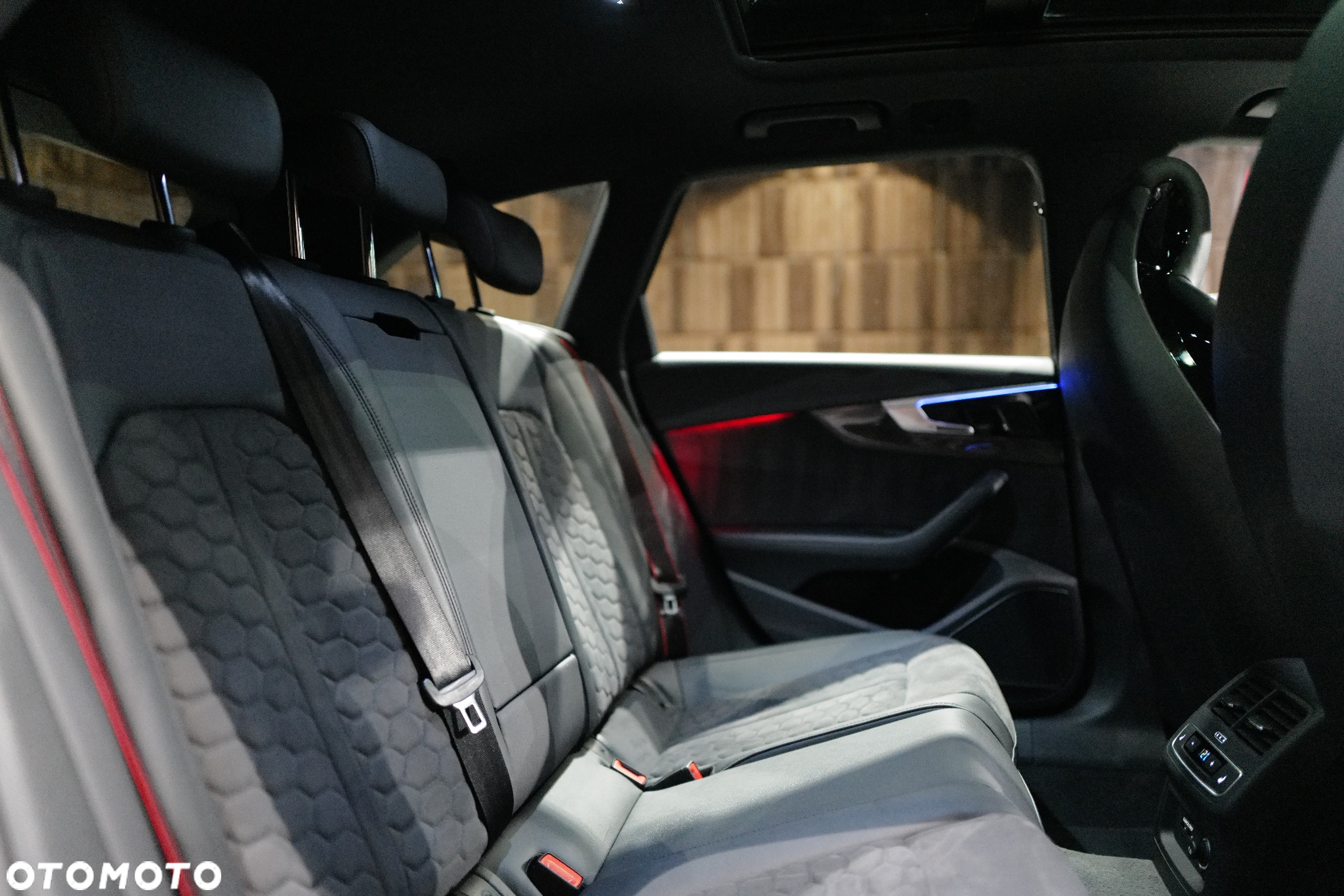Audi RS4 TFSI Quattro Tiptronic - 15
