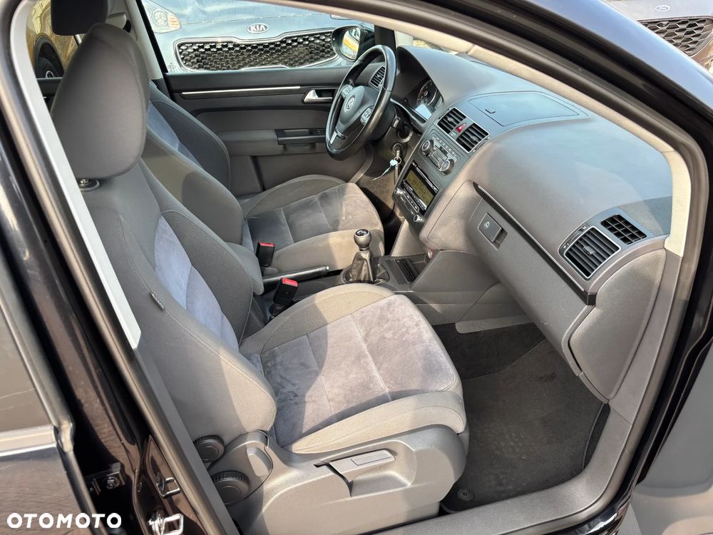 Volkswagen Touran 1.4 TSI MATCH - 14