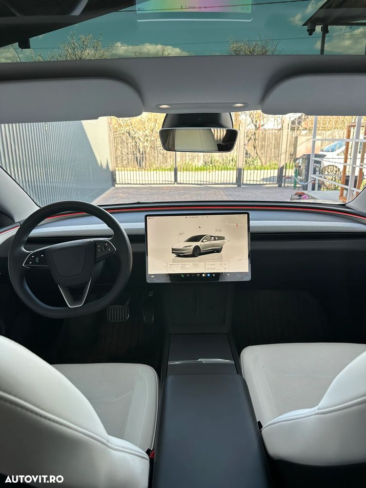 Tesla Model 3 - 1