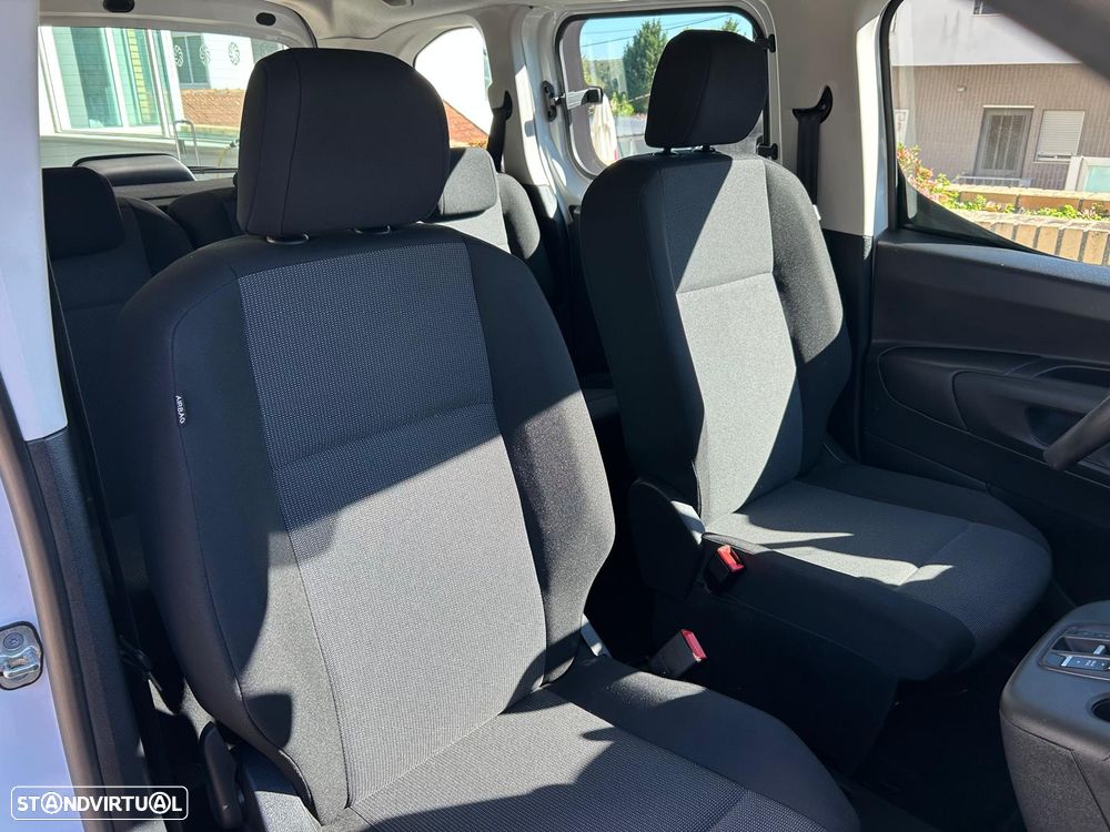 Peugeot e-Rifter 50 kWh Standard Active Pack - 19