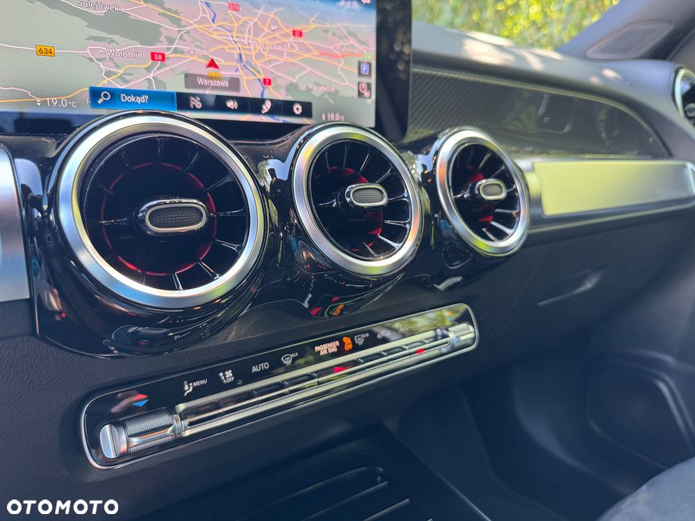 Mercedes-Benz GLB - 14