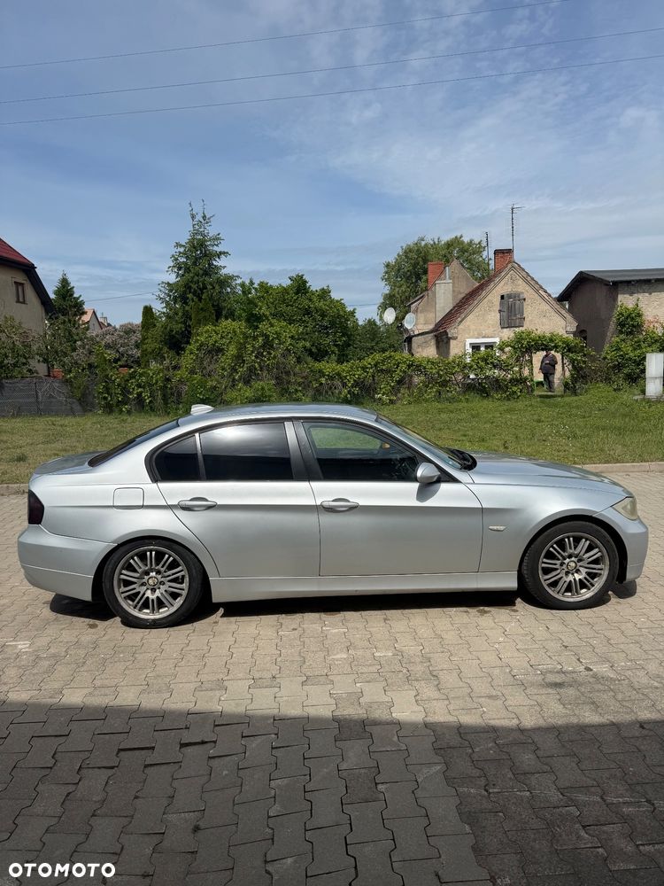 BMW Seria 3 318d - 6