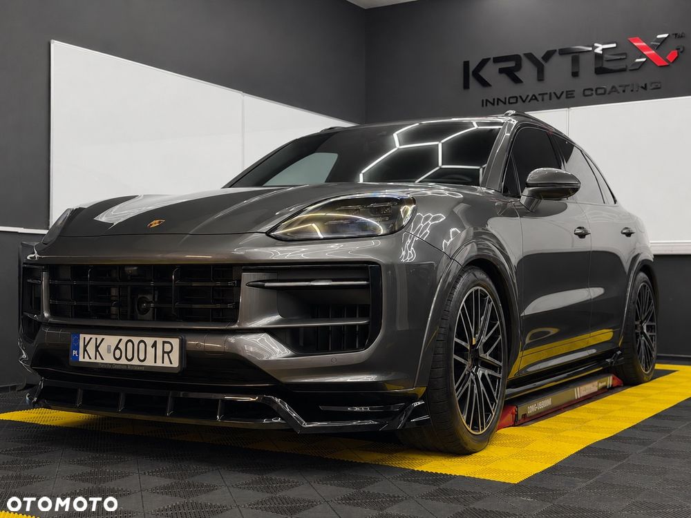 Porsche Cayenne S E-Hybrid PHEV - 2