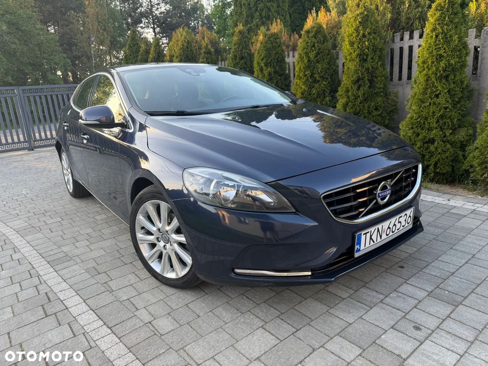 Volvo V40 D2 Momentum - 1