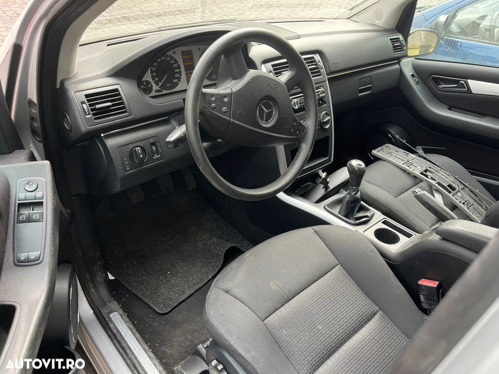 Dezmembrez Mercedes Benz B class B150 W245 gri argintiu benzina cutie manuala 2007 - 4