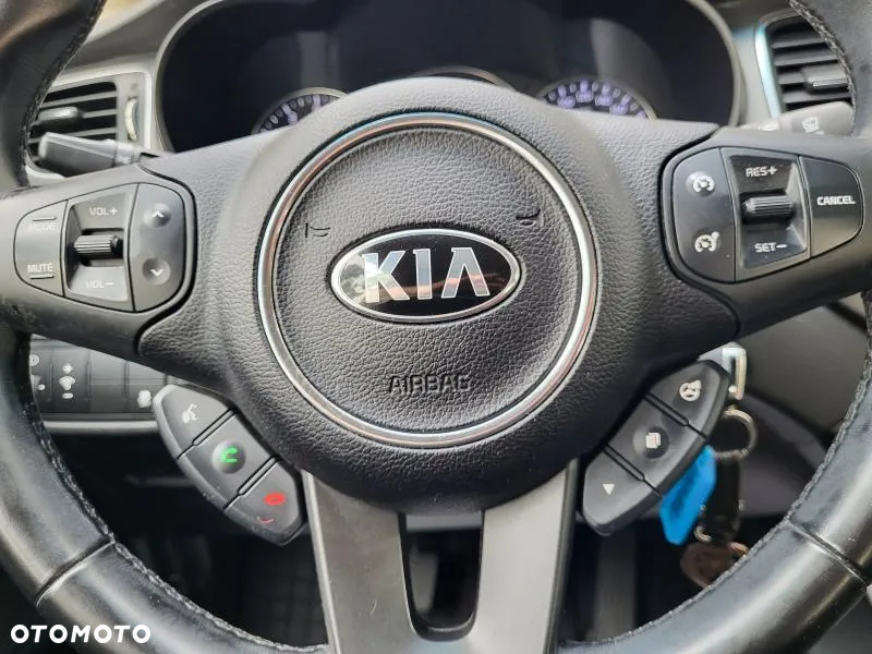 Kia Carens 1.6 GDI M - 17