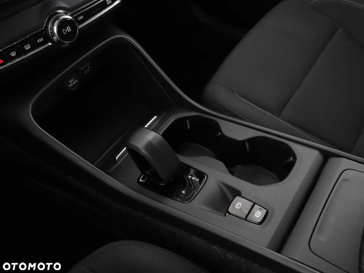 Volvo XC 40 T3 Momentum Pro - 30
