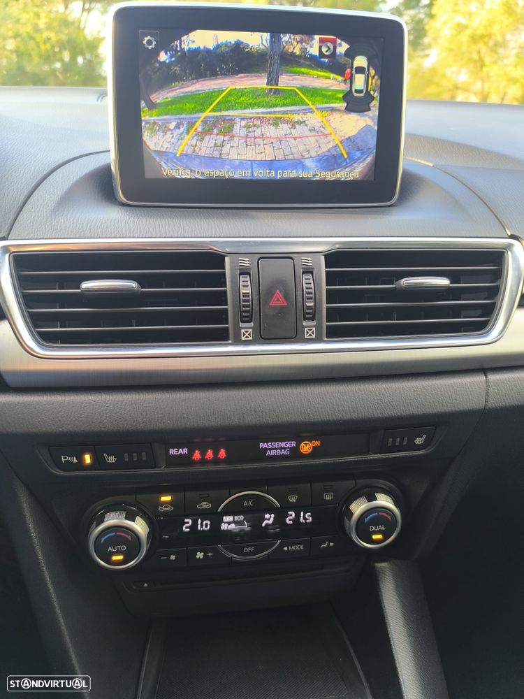 Mazda 3 Hatchback - 14