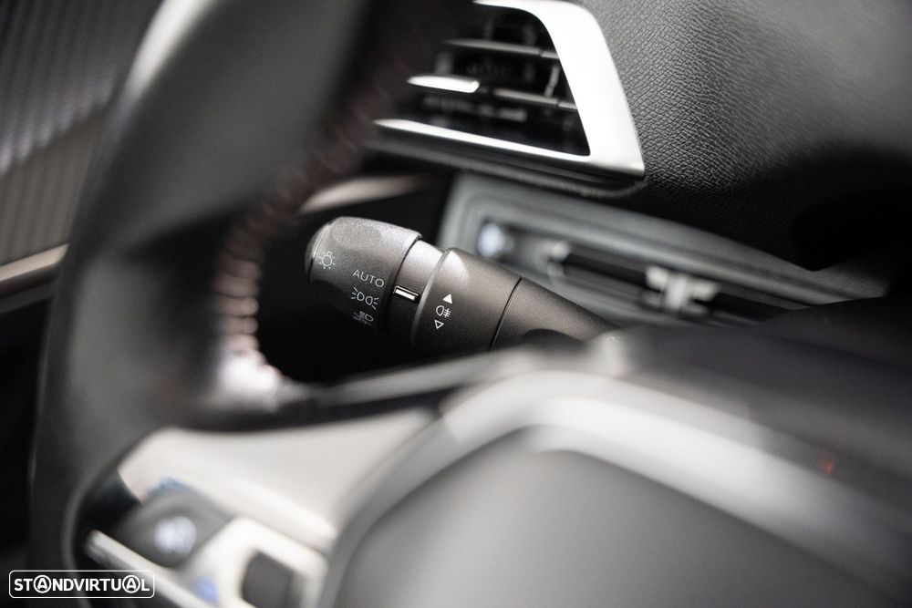 Peugeot 3008 1.2 PureTech Active - 12