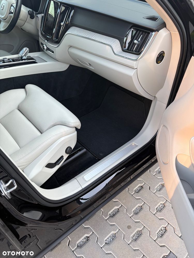 Volvo XC 60 B4 D Inscription - 9