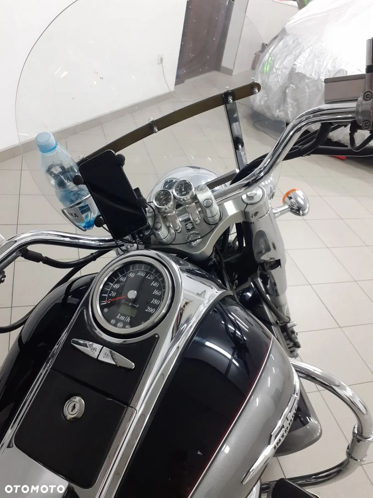 Suzuki Intruder - 8