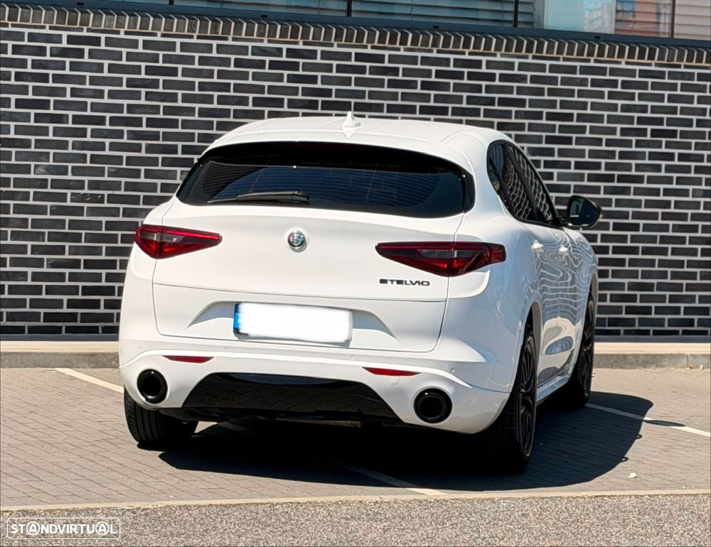 Alfa Romeo Stelvio 2.2 16V AT8 - 6