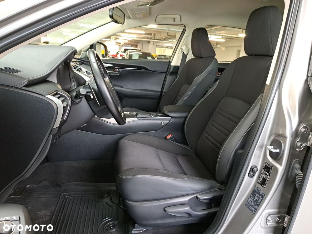 Lexus NX 300h Business Edition AWD - 12