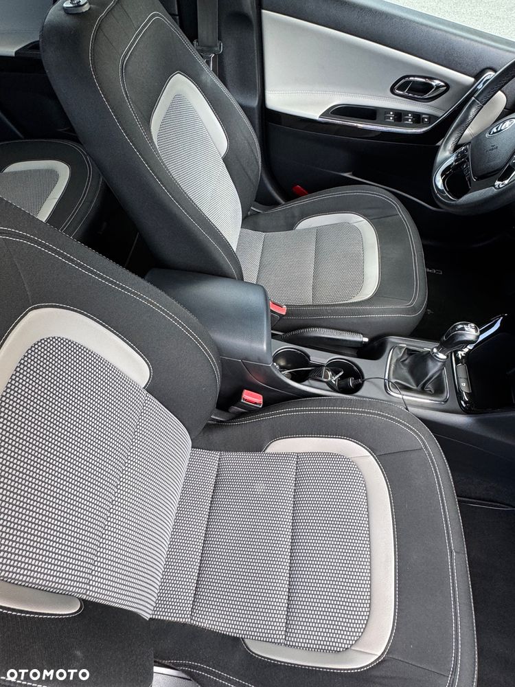 Kia Ceed - 11