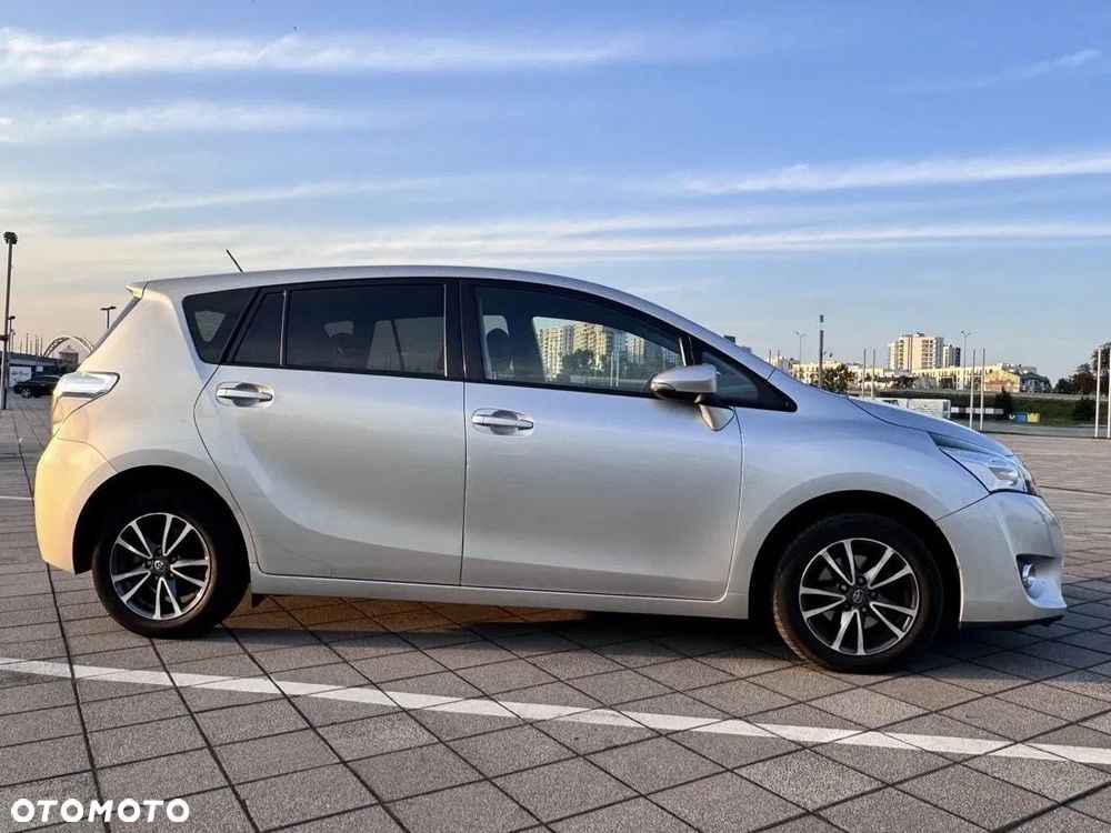 Toyota Verso 1.8 Premium - 3