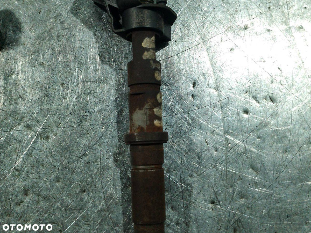 WTRYSKIWACZ VW CRAFTER 076130277 2.5 tdi - 1