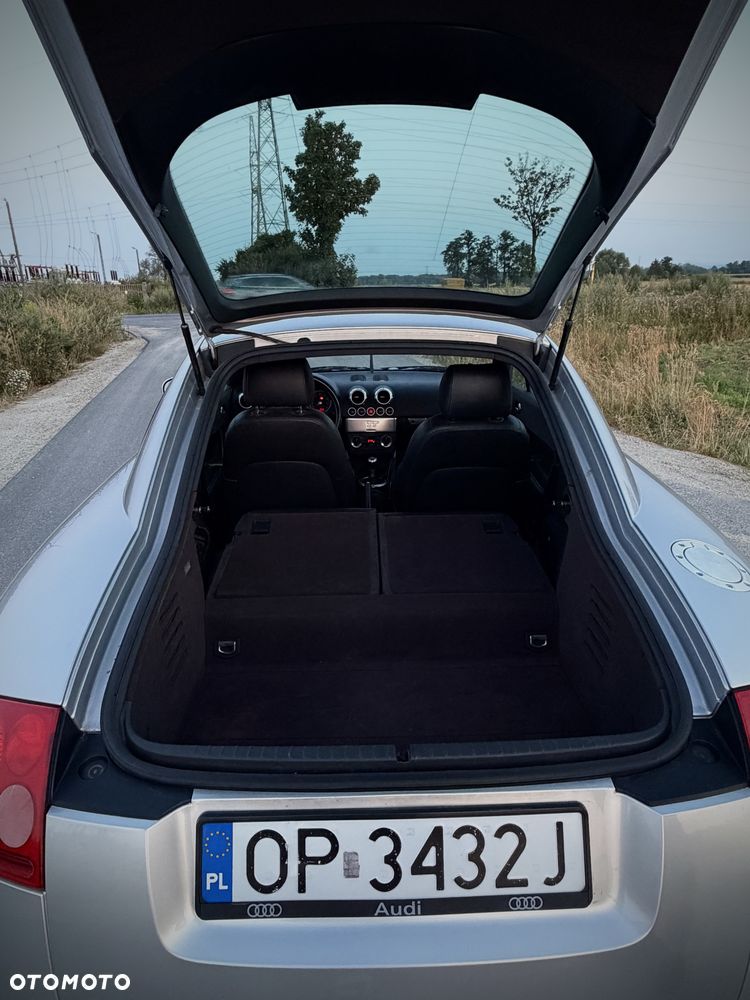 Audi TT Coupé - 8