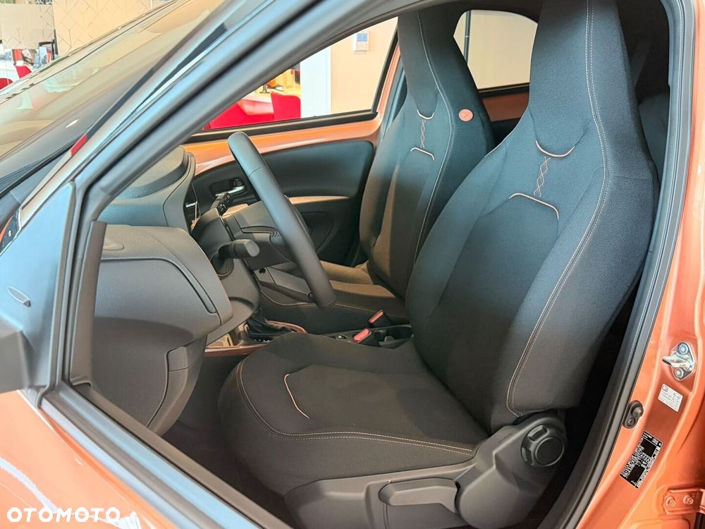 Toyota Aygo X Hybrid 1.5 Style e-CVT - 12