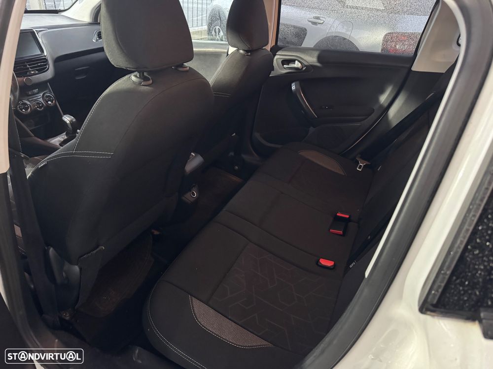 Peugeot 2008 1.2 PureTech Style - 7