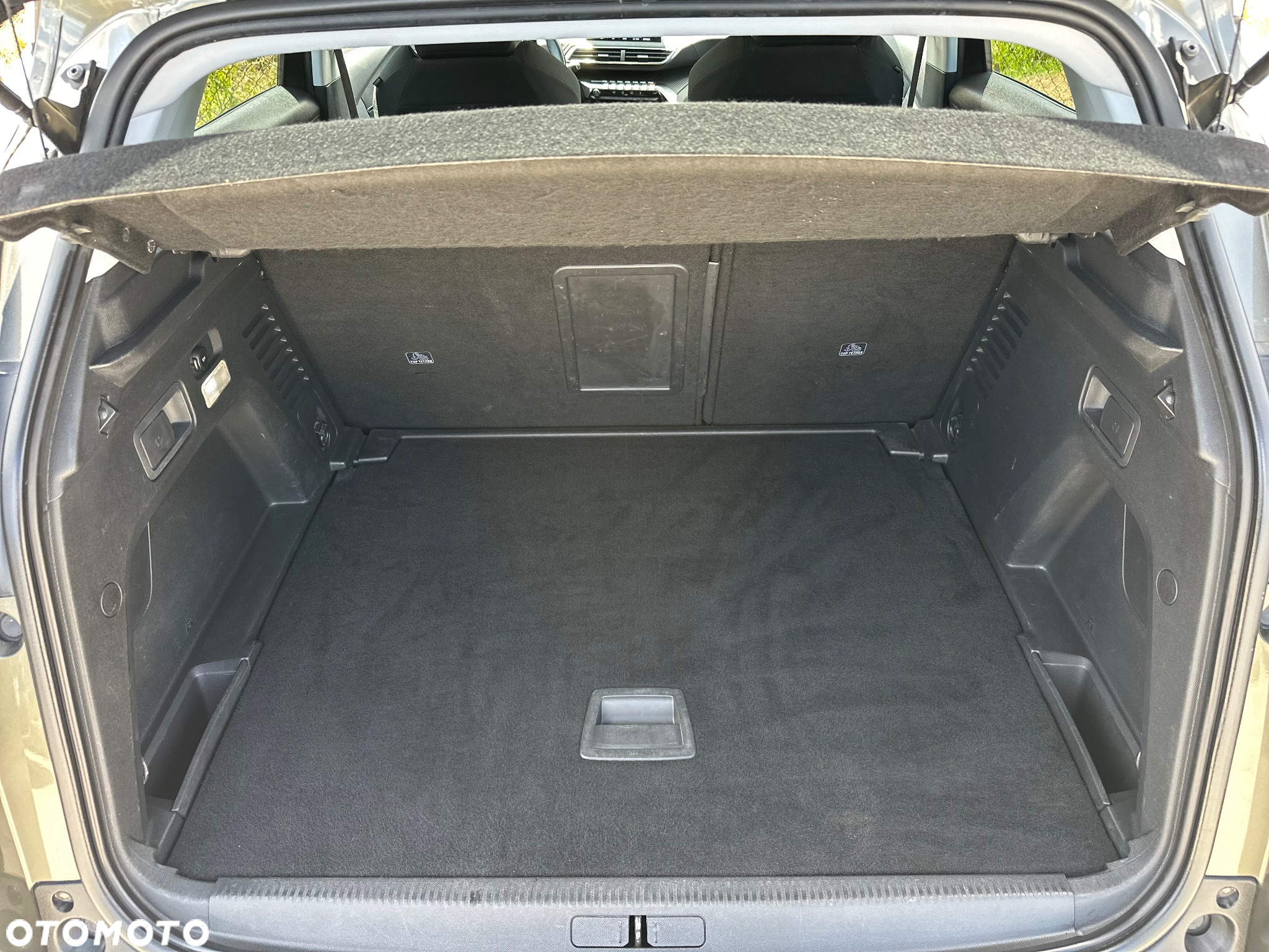 Peugeot 3008 1.6 BlueHDi Allure S&S EAT6 - 8