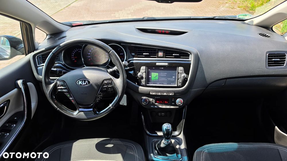 Kia Ceed 1.6 GDI Dream Team Edition - 5