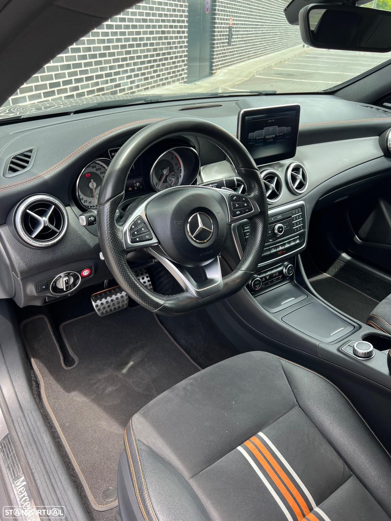 Mercedes-Benz CLA 220 Shooting Brake (CDI) d 7G-DCT Orange Art Edition - 13