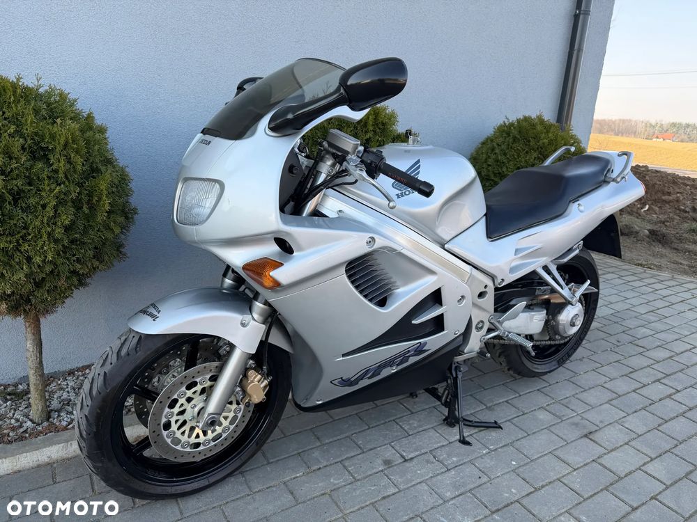 Honda VFR - 6