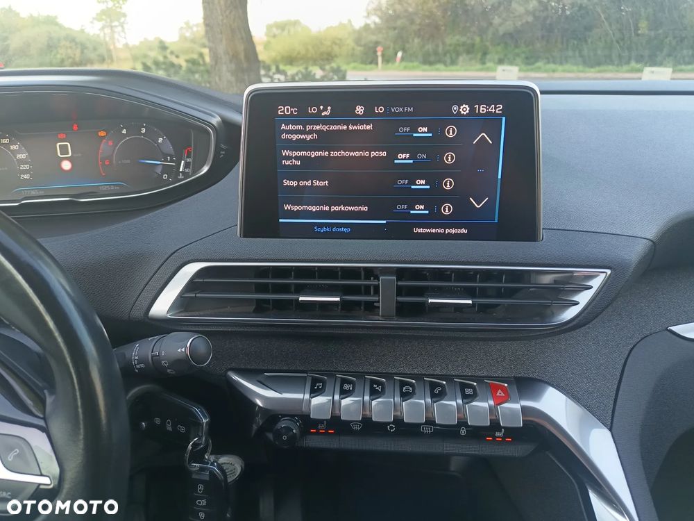 Peugeot 3008 1.5 BlueHDi Allure S&S - 14