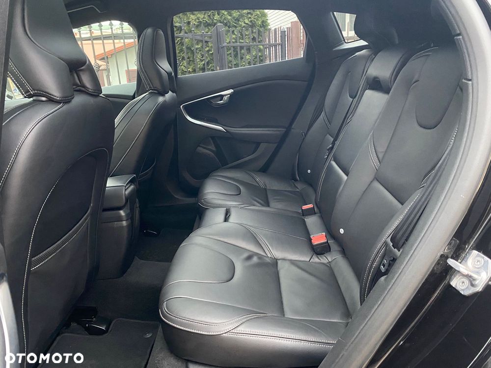 Volvo V40 D3 Geartronic RDesign - 13