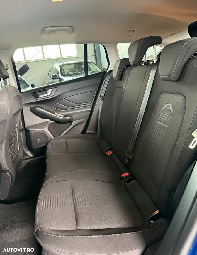 Ford Focus 1.5 EcoBoost ST-Line - 11