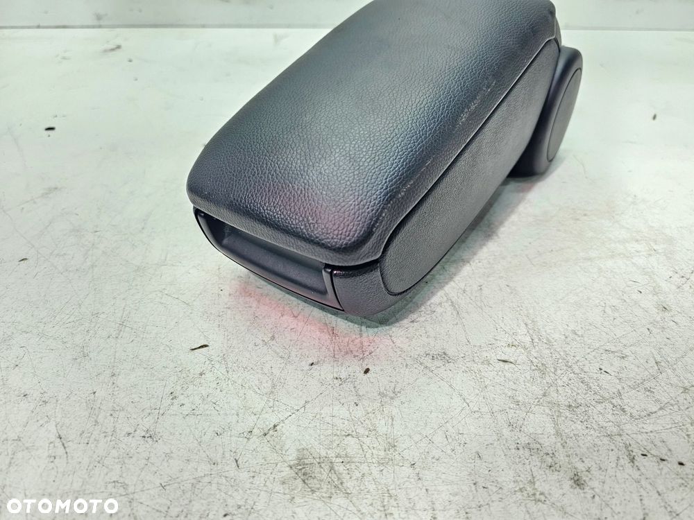 PODŁOKIETNIK PRZÓD REGULOWANY AUDI A3 8P 8P0864207B 6PS SOUL - 5