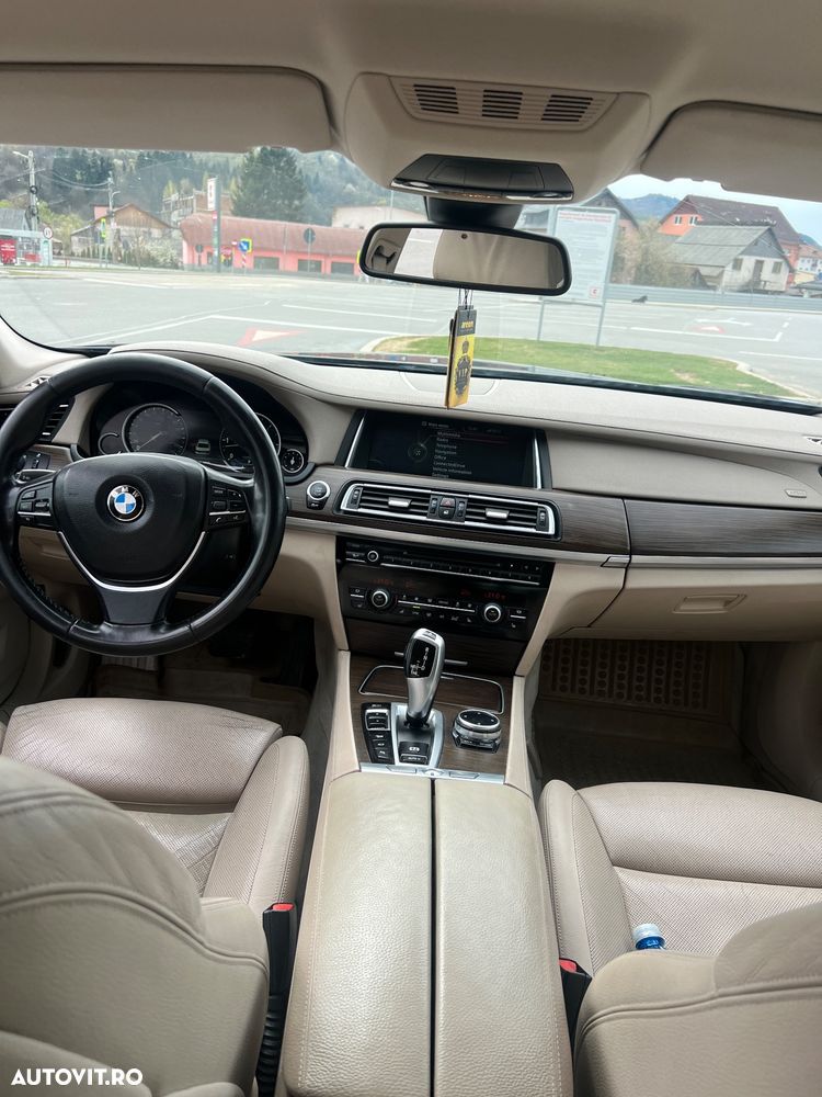 BMW Seria 7 730d xDrive - 13