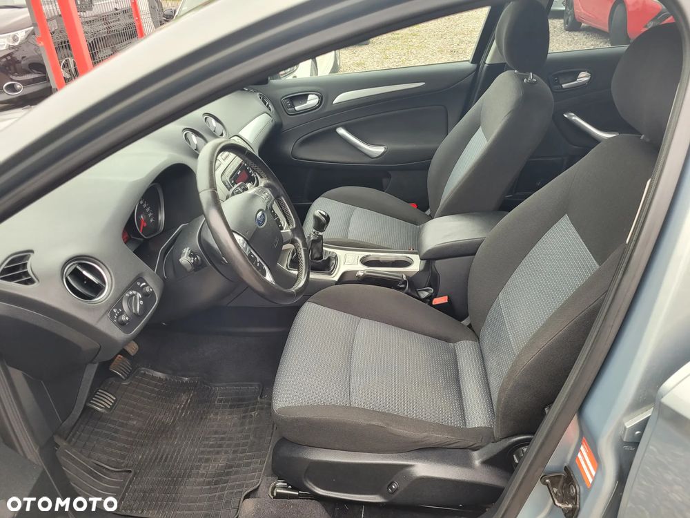 Ford Mondeo - 12