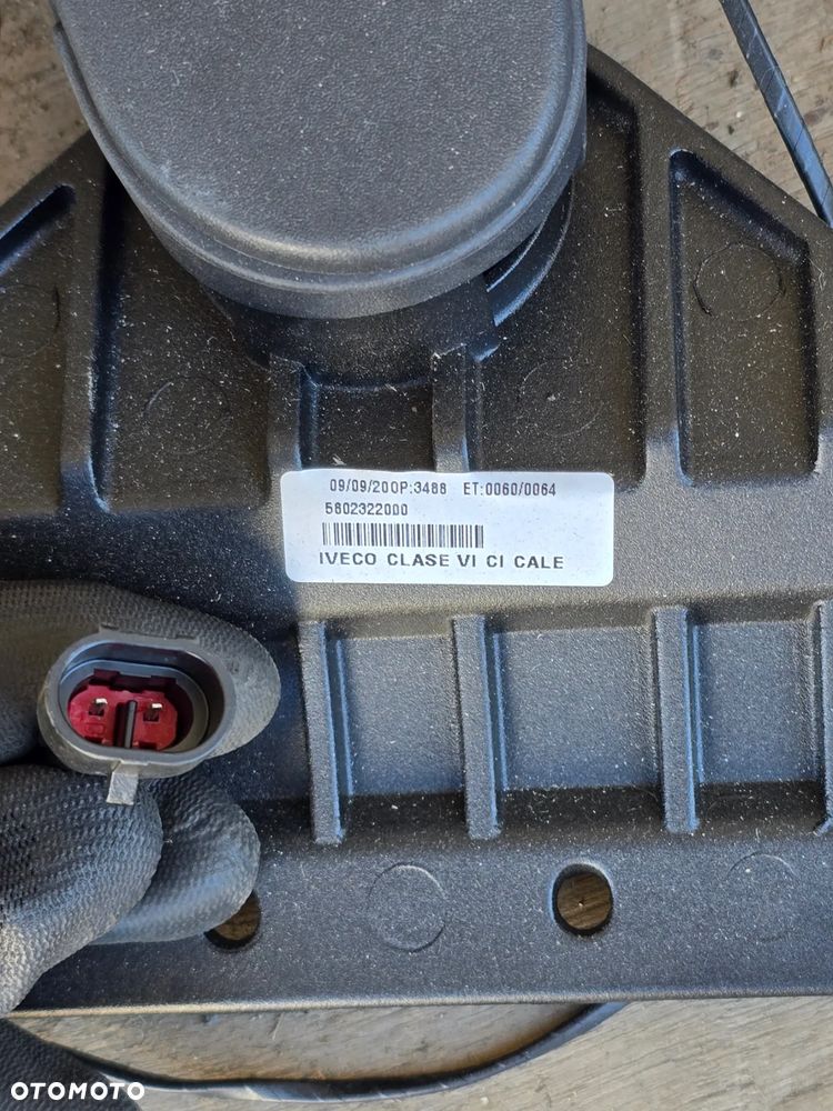 Lusterko zewnętrzne prawe (rampowe) IVECO - 3