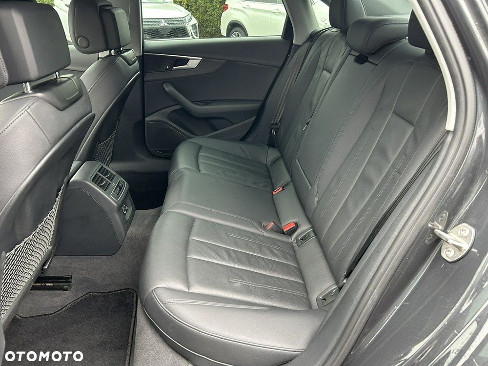 Audi A4 Limousine 2.0 TFSI ultra S tronic - 16