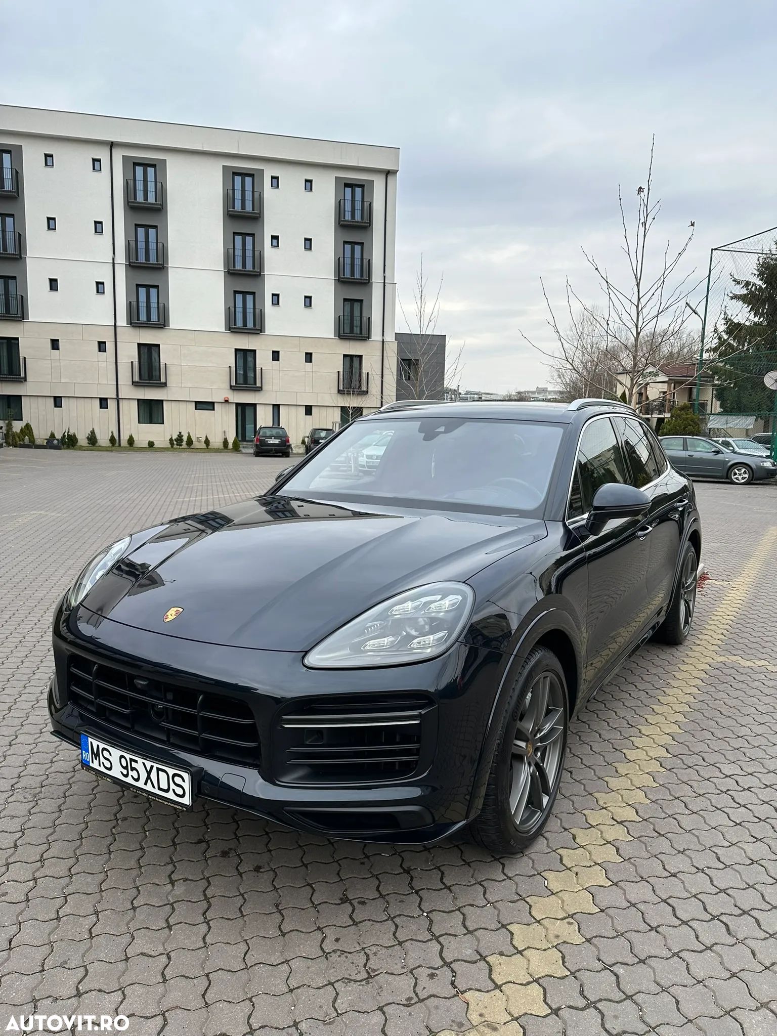 Porsche Cayenne Turbo - 1