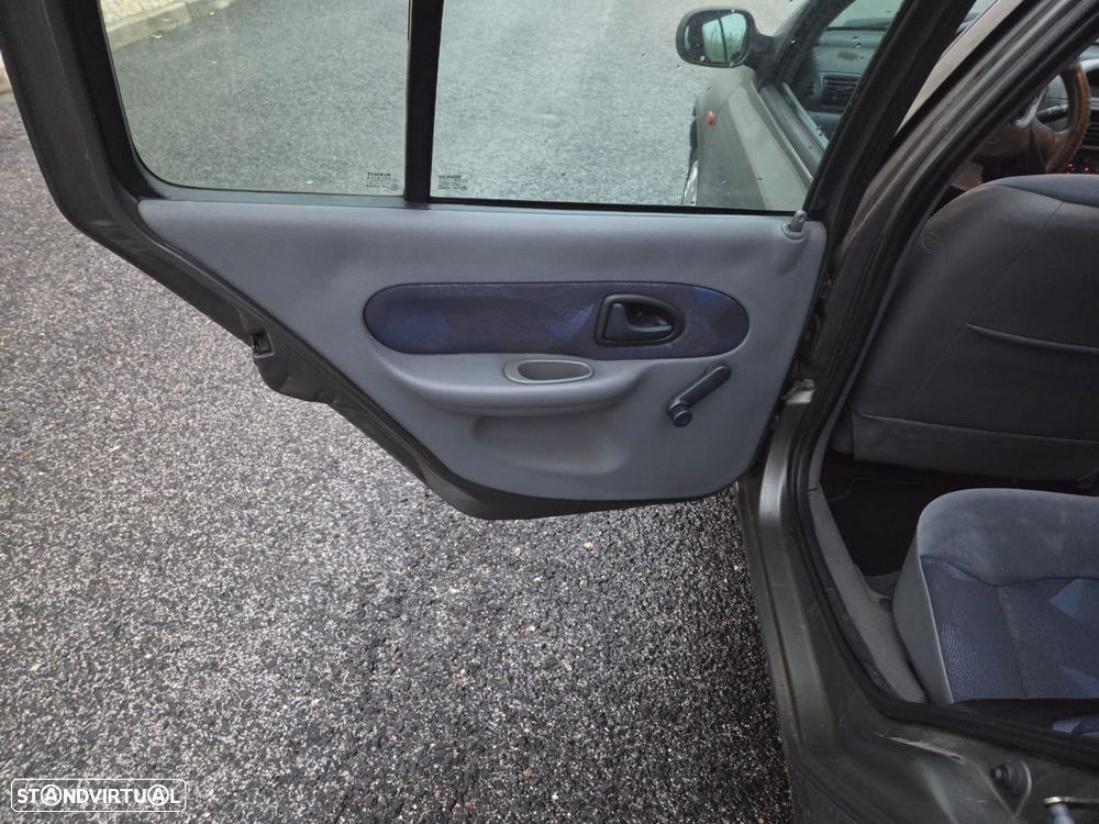 Renault Clio ver-1-2-16v-extreme - 8